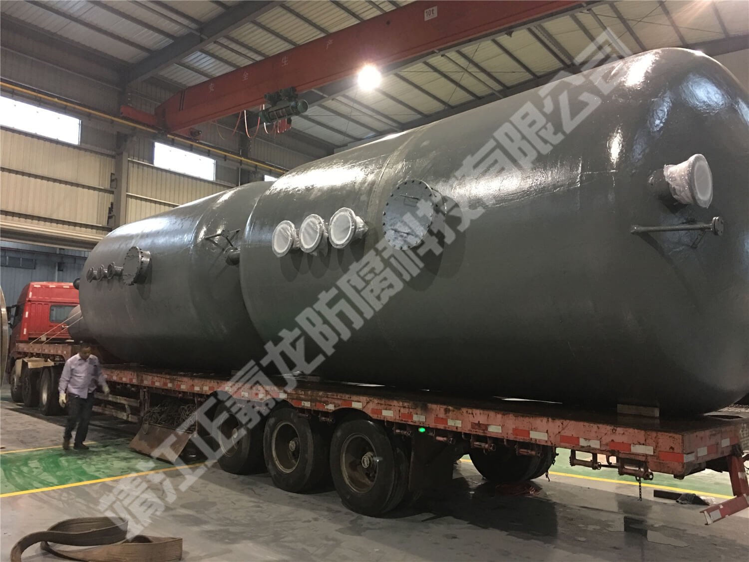 某大型光伏企業(yè)鋼襯四氟氫氟酸罐項目